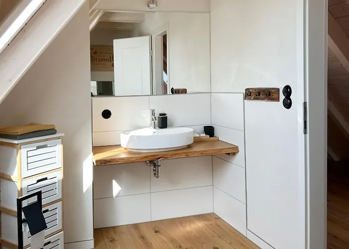 Herrmanns Haeuser - Leipziger Neuseenland - Grosszuegiges - Wlan - Parkplatz - *